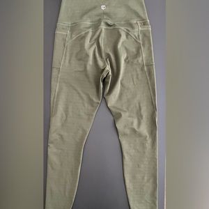 Born Primitive. The Rise Leggings in Tactical Green.